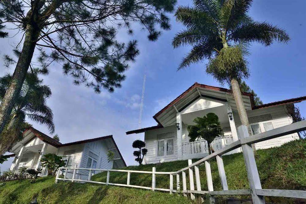 Marbella Twin Waterfall Resort Ciater Exterior foto